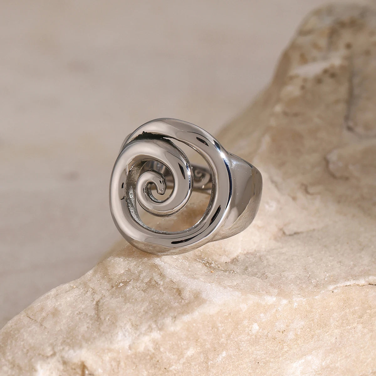 18k Spiral Statement Ring