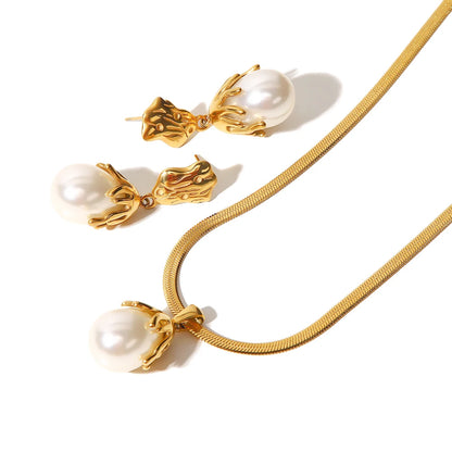 18k Blooming Pearl Necklace and Earrings