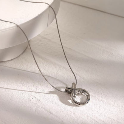 Elegant XO Interlaced Necklace