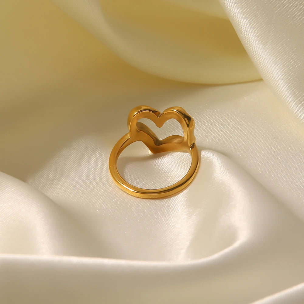 18k Melted Heart Ring