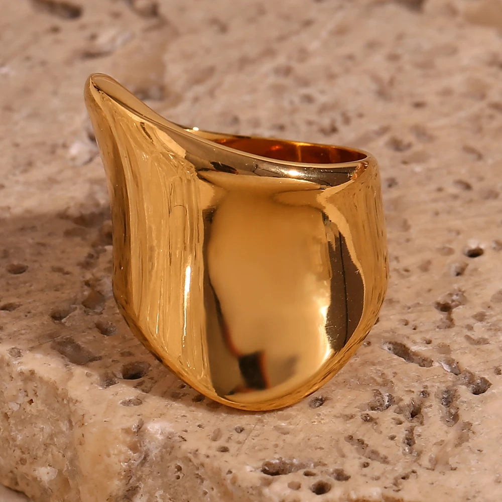 18k Wide Waves Classy Ring