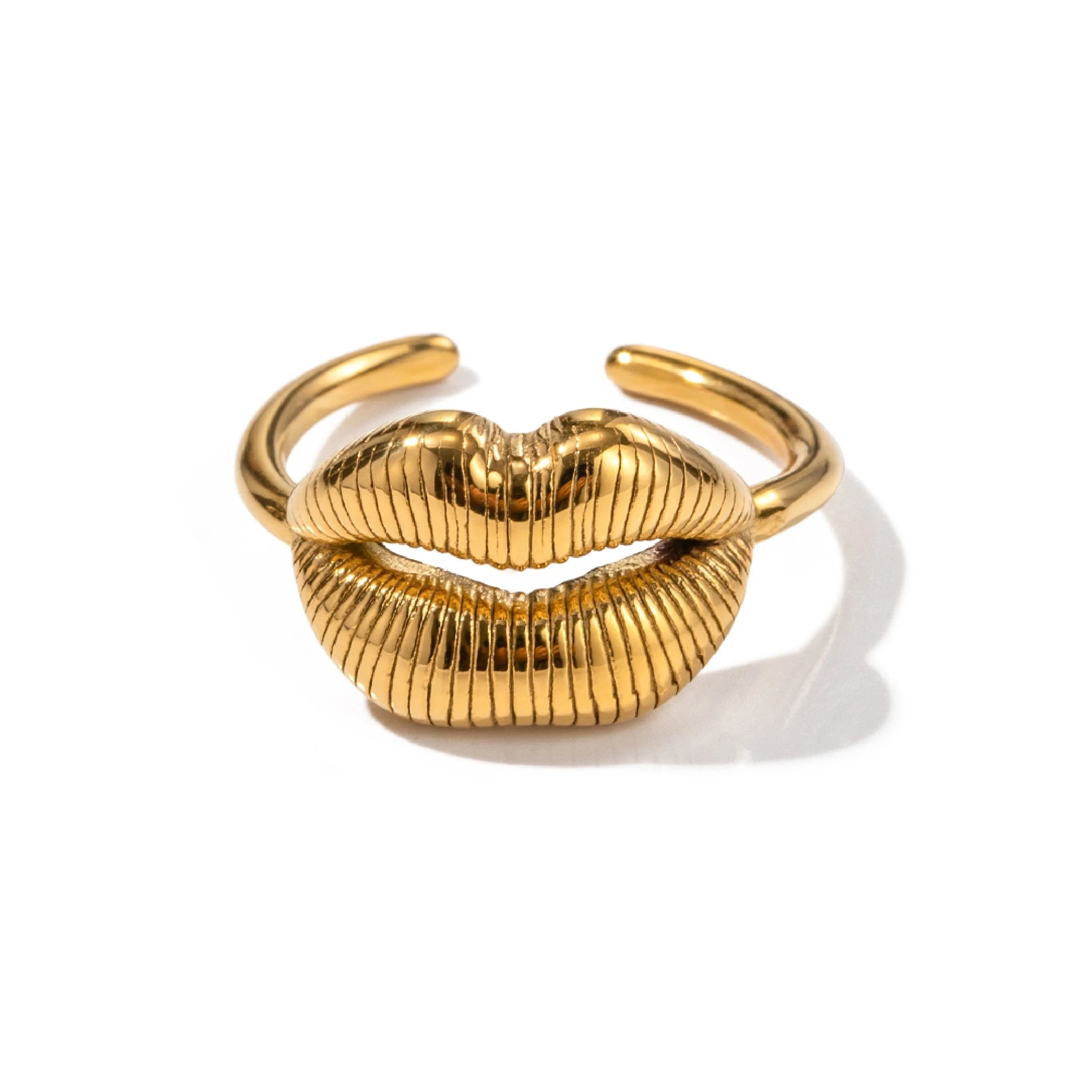 Bold Kiss Romantic Ring