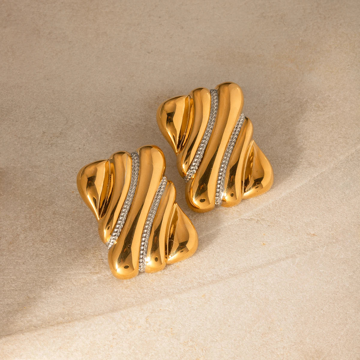 Chunky Two Tone Wavy Square Earrings