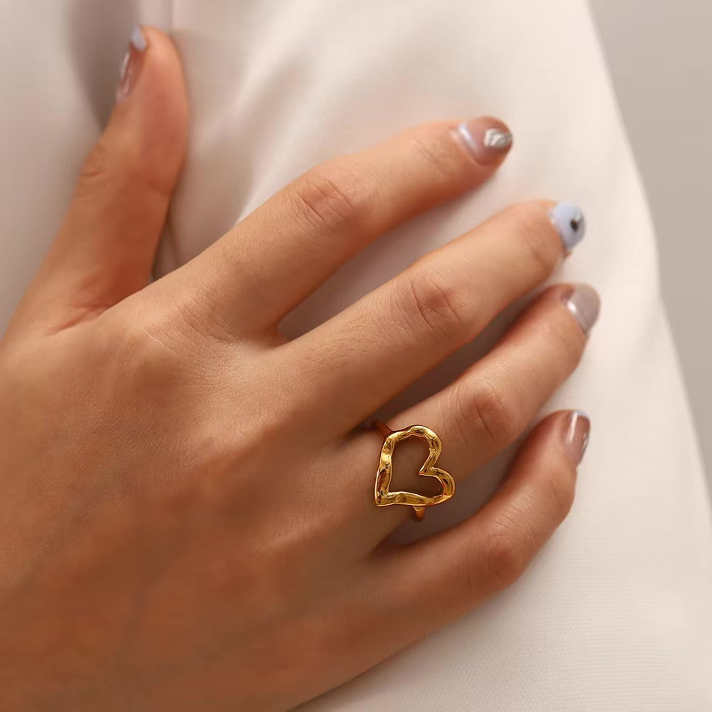 18k Melted Heart Ring