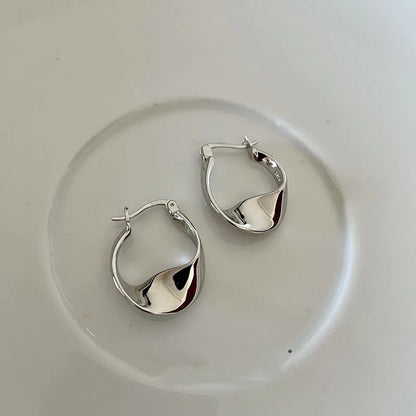 Minimal Flattened Irregular Hoop Earrings