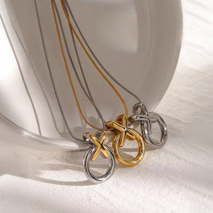 Elegant XO Interlaced Necklace