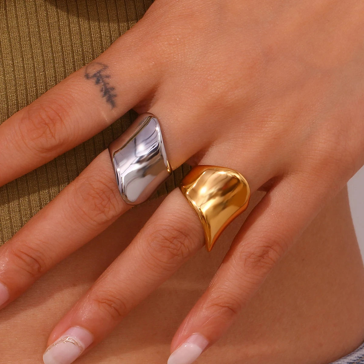 18k Wide Waves Classy Ring