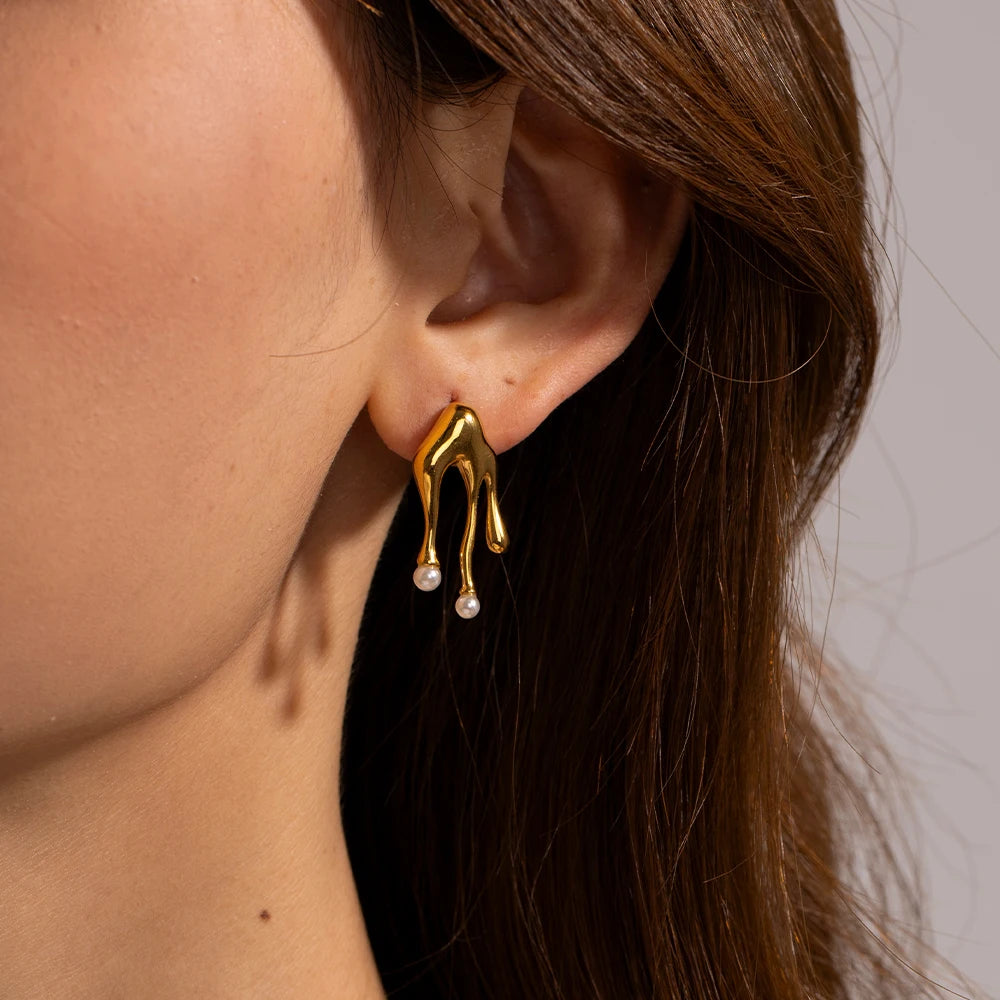 18k Dainty Asymmetrical Melted Gold Pearl Earrings