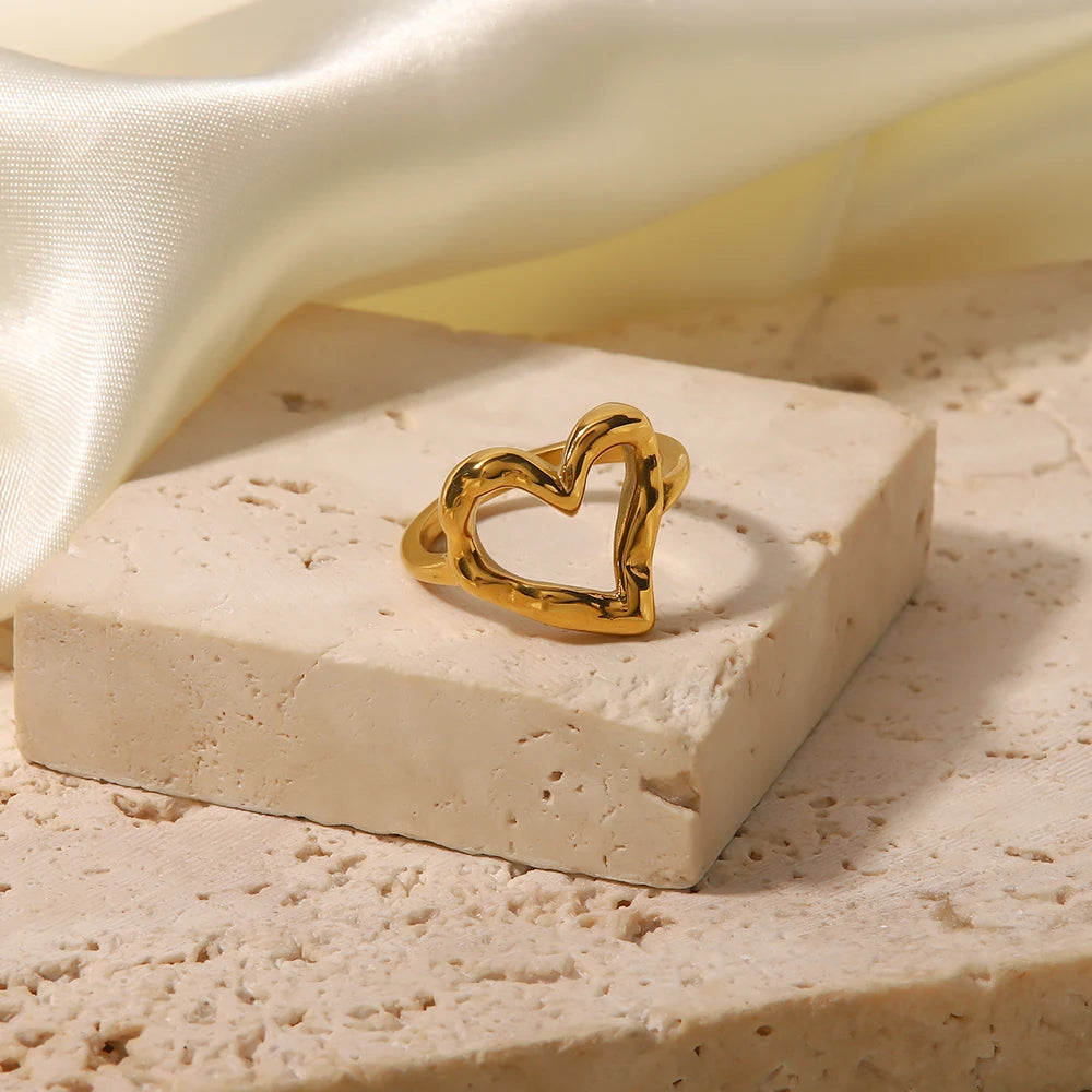 18k Melted Heart Ring