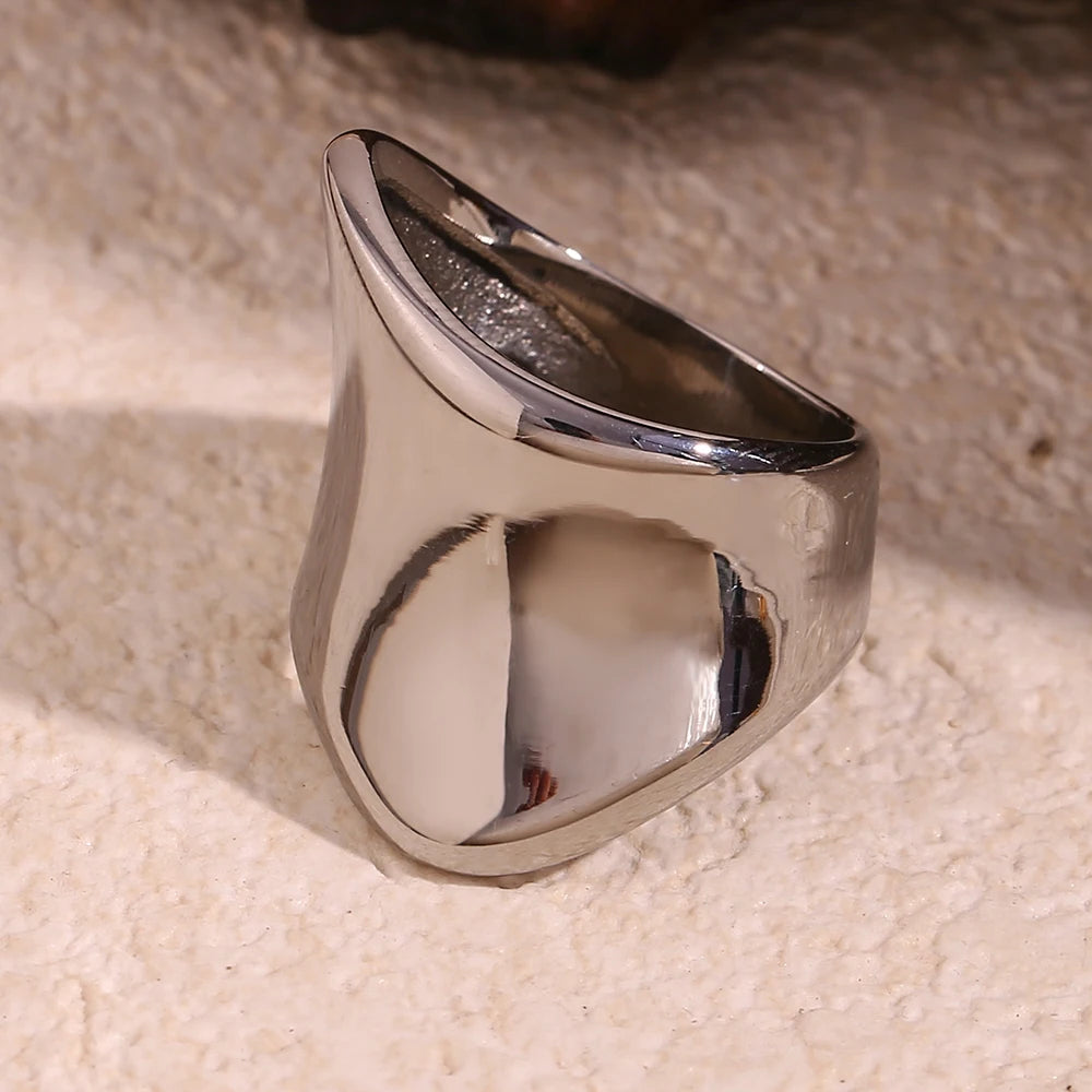 18k Wide Waves Classy Ring