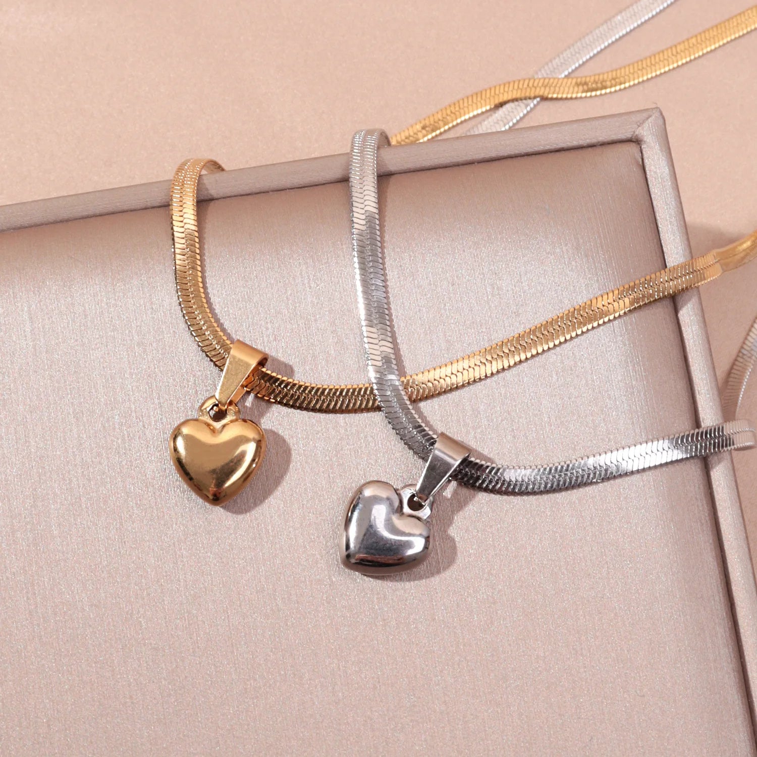 Herringbone Bubble Heart Necklace