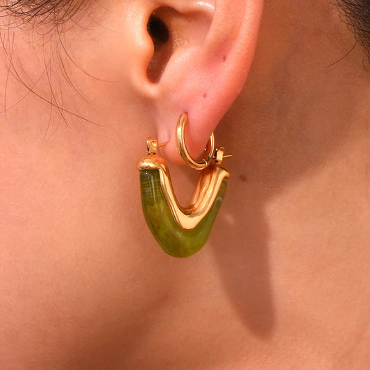 18k Classy V Hoop Earrings