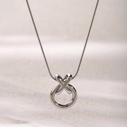 Elegant XO Interlaced Necklace