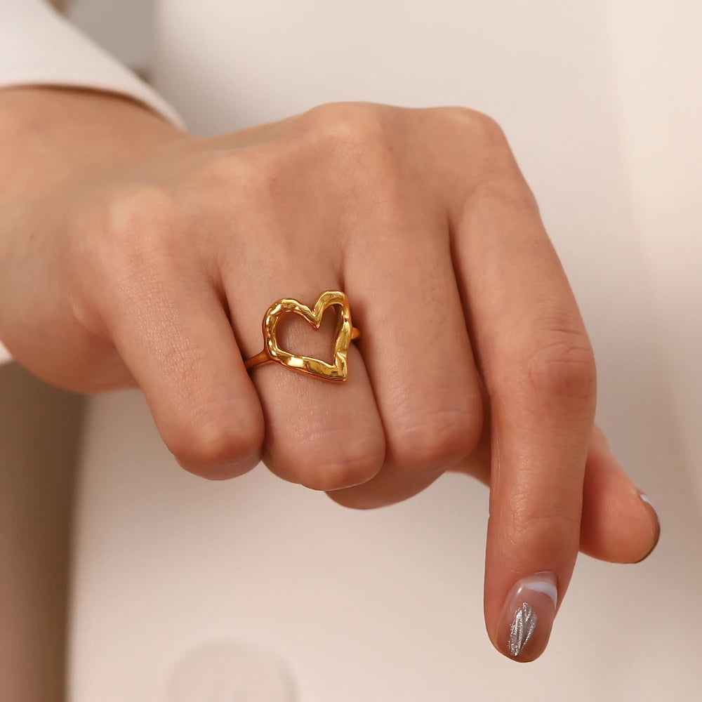 18k Melted Heart Ring