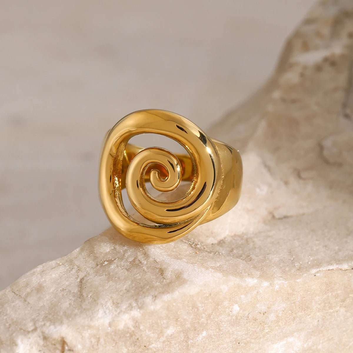 18k Spiral Statement Ring