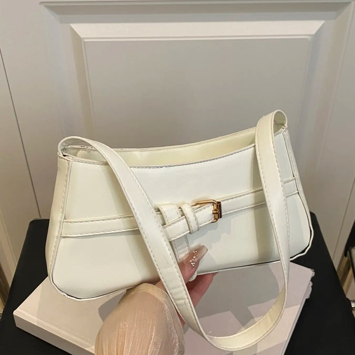 Elegant Retro Shoulder Bag