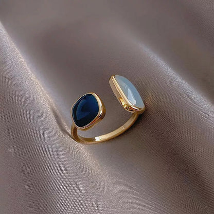 Adjustable Asymmetric Blue Square Rings - Veinci