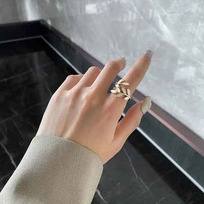 Adjustable Classy Gold Leaf Ring - Veinci