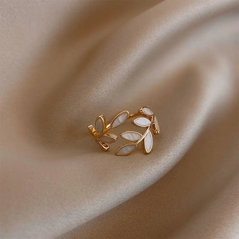 Adjustable Classy Gold Leaf Ring - Veinci