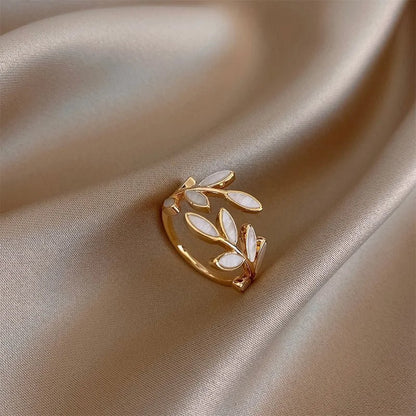 Adjustable Classy Gold Leaf Ring - Veinci