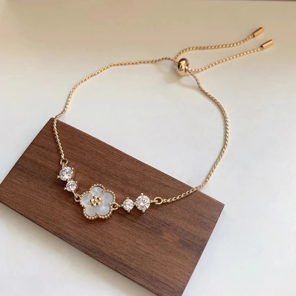 Adjustable Textured Floral Shell Diamond Bracelet - Veinci