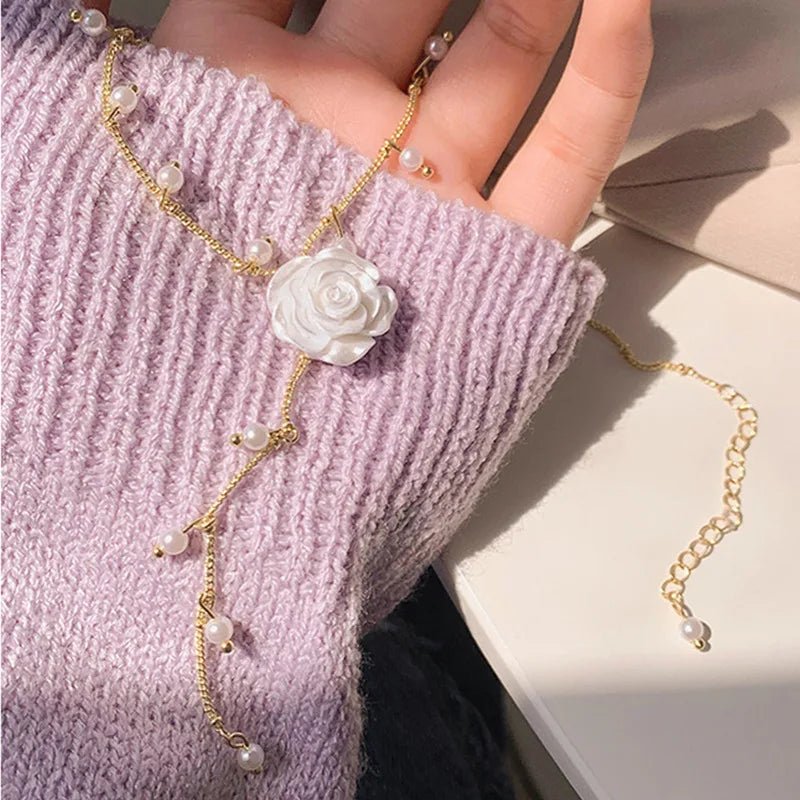 Blanc La Floral Necklace - Veinci