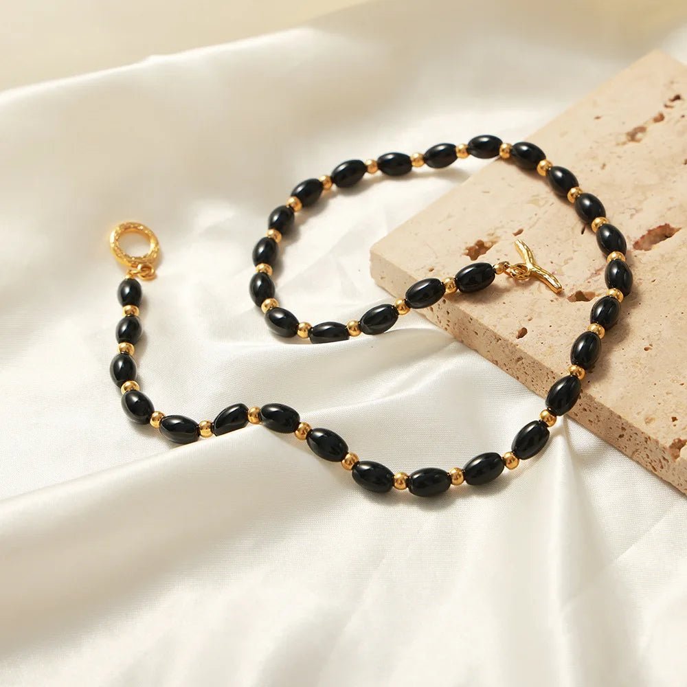 Boho Beaded Black and Gold Circle Clasp Necklace - Veinci