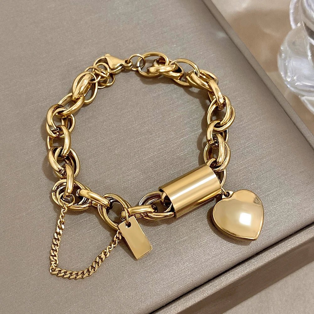 Bold & Chunky Chain Heart Bracelet - Veinci