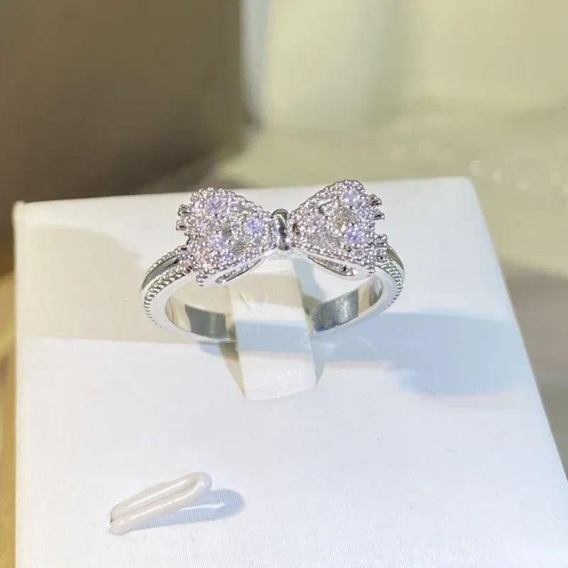 Charming Diamond Bow Ring - Veinci