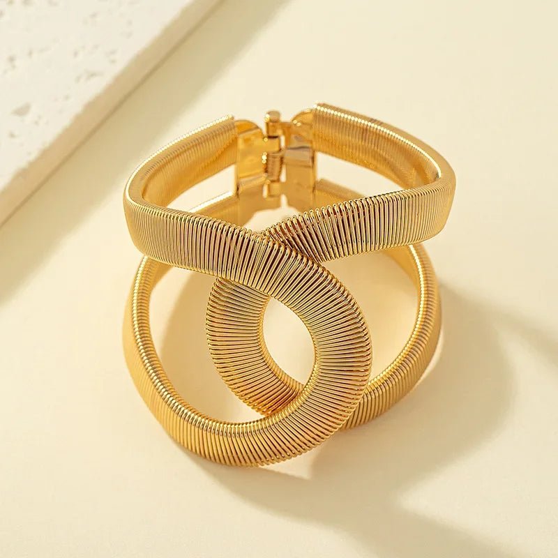Chunky Spiral Cuff Bracelet - Veinci