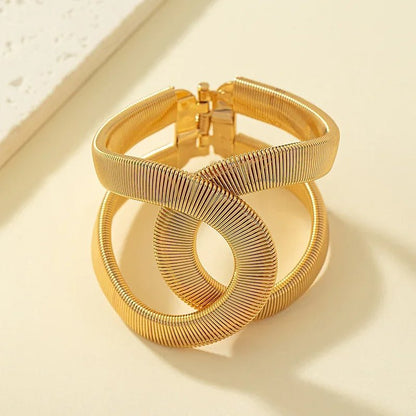 Chunky Spiral Cuff Bracelet - Veinci