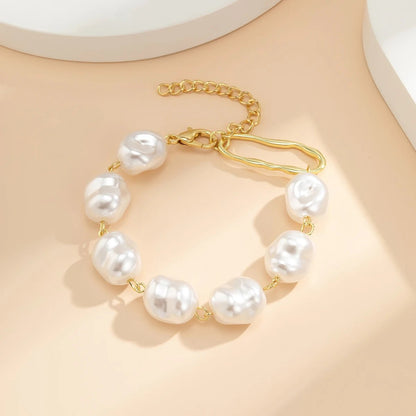 Classy Asymmetric Pearl Bracelet - Veinci