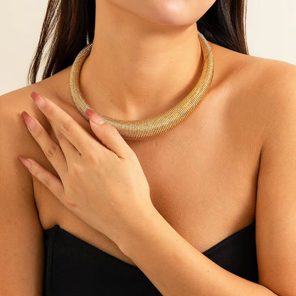 Classy Chunky Textured Choker Necklace - Veinci