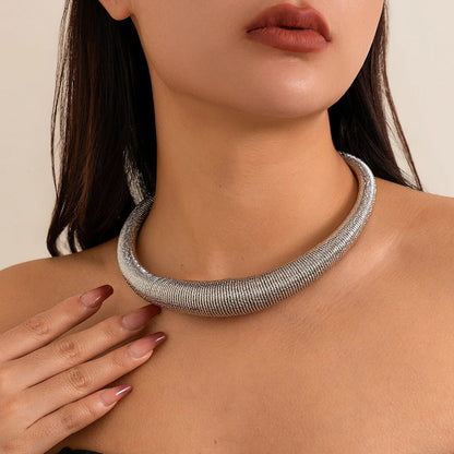 Classy Chunky Textured Choker Necklace - Veinci