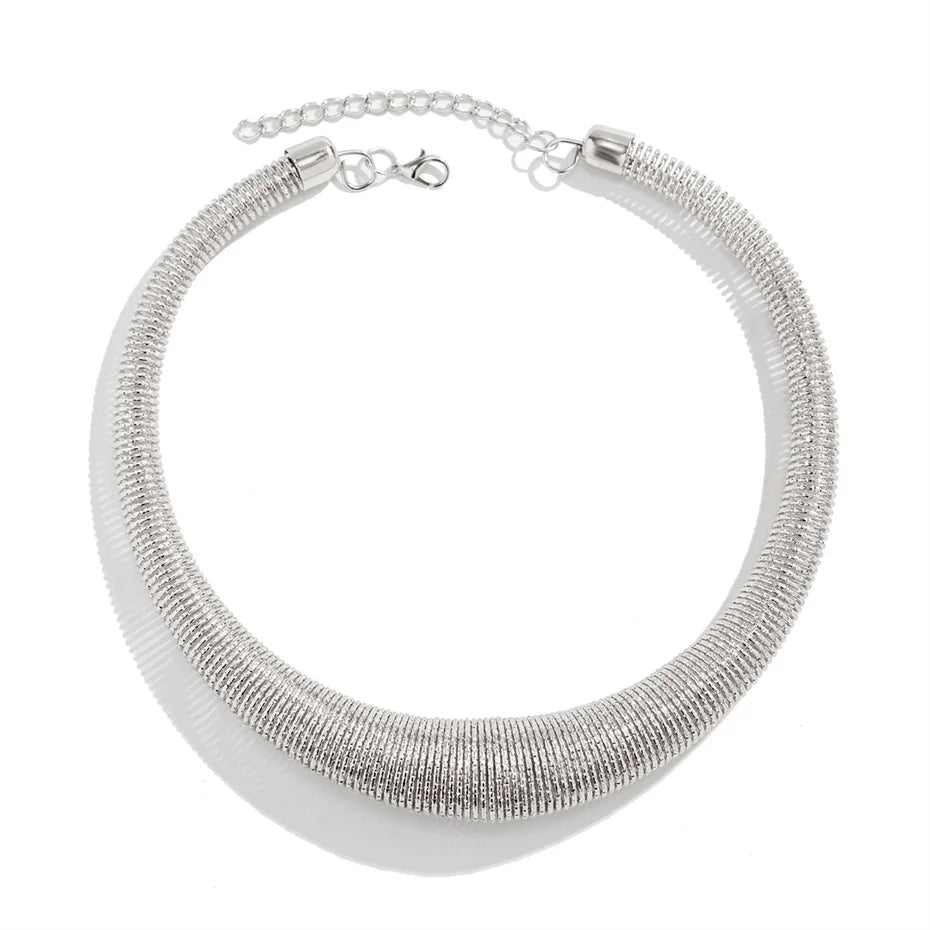 Classy Chunky Textured Choker Necklace - Veinci