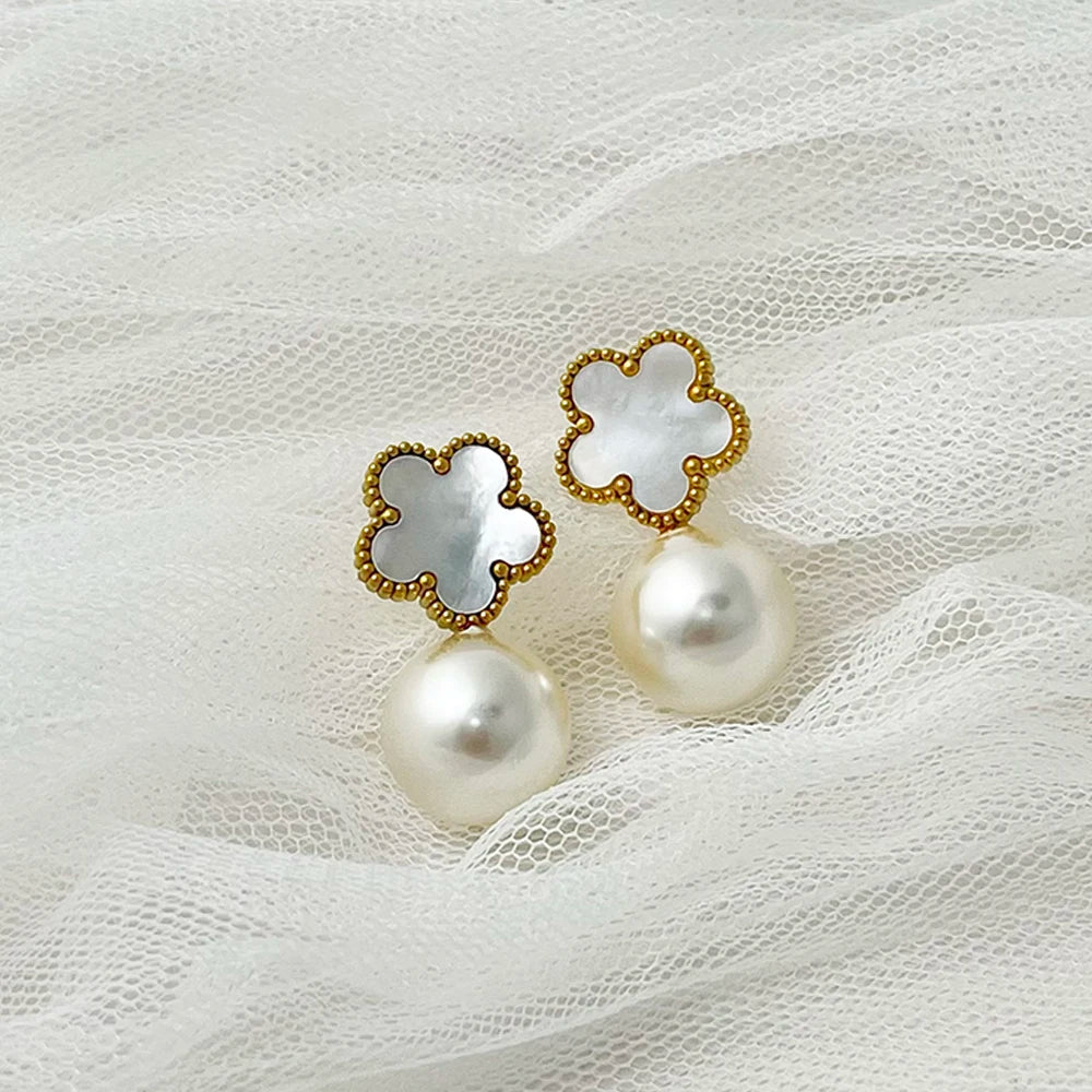 Classy Floral Pearl Ball Earrings - Veinci