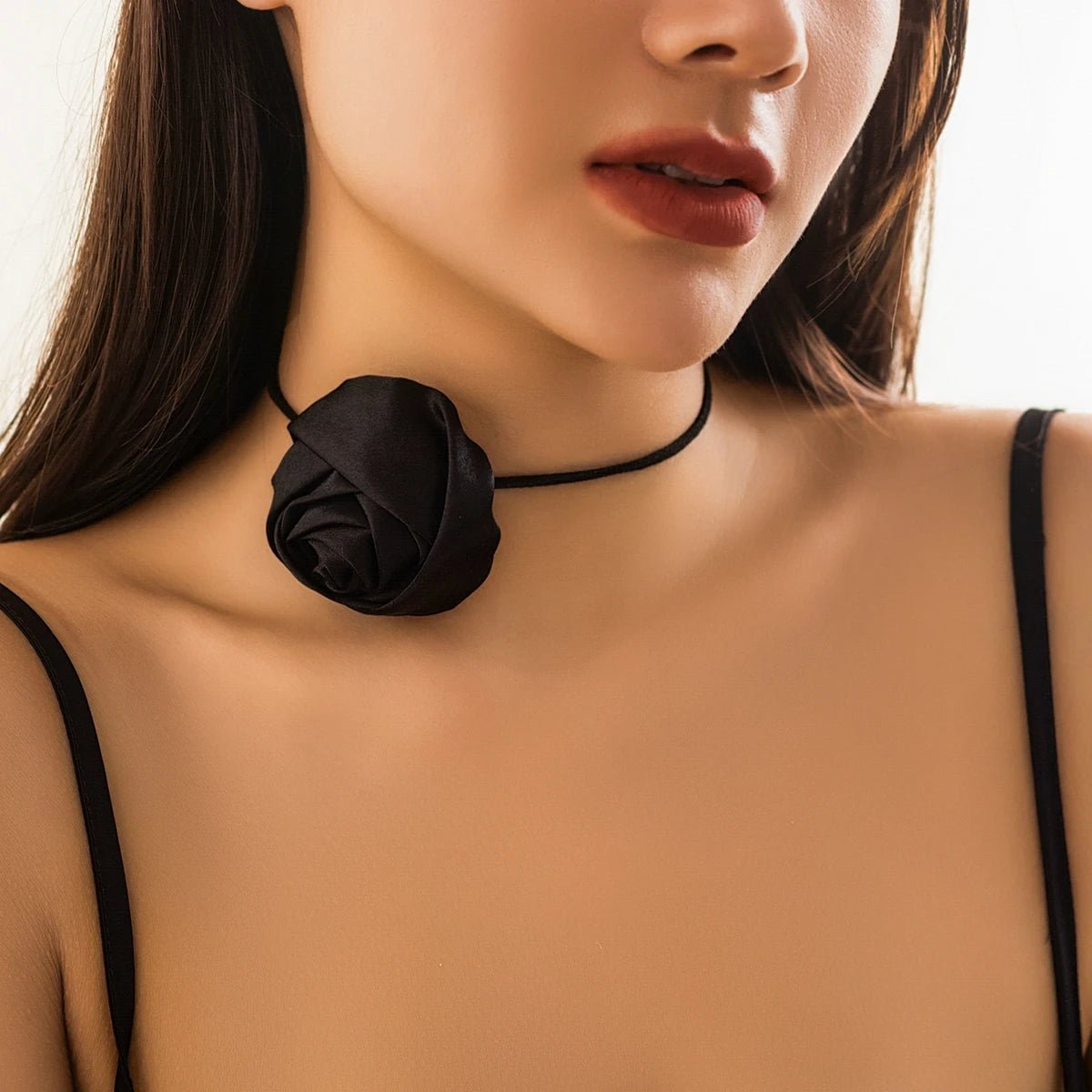 Classy Rose Floral Choker Necklace - Veinci