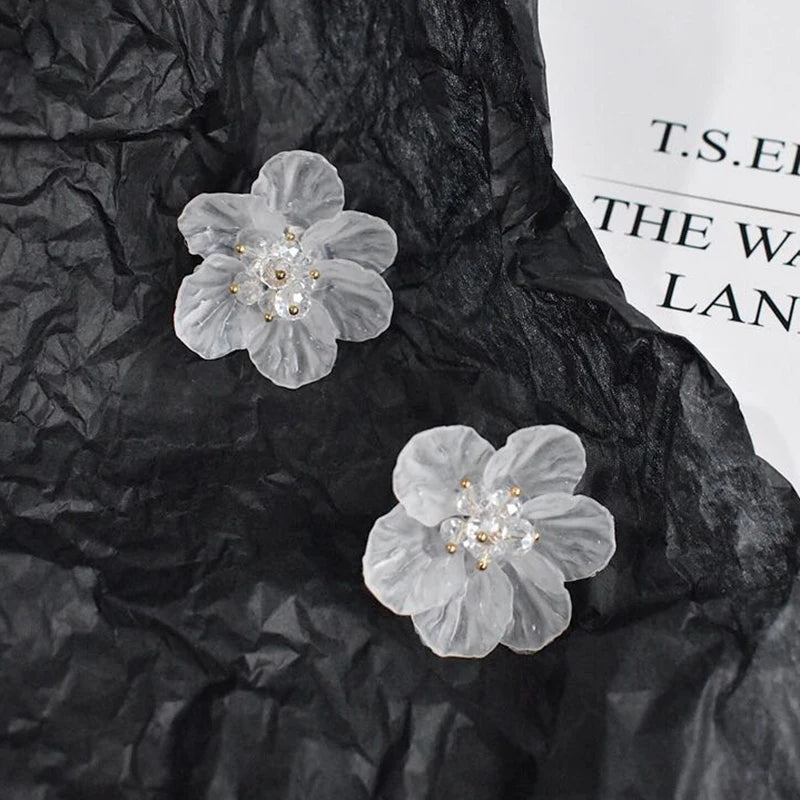 Classy Transparent Floral Hibiscus Earrings - Veinci