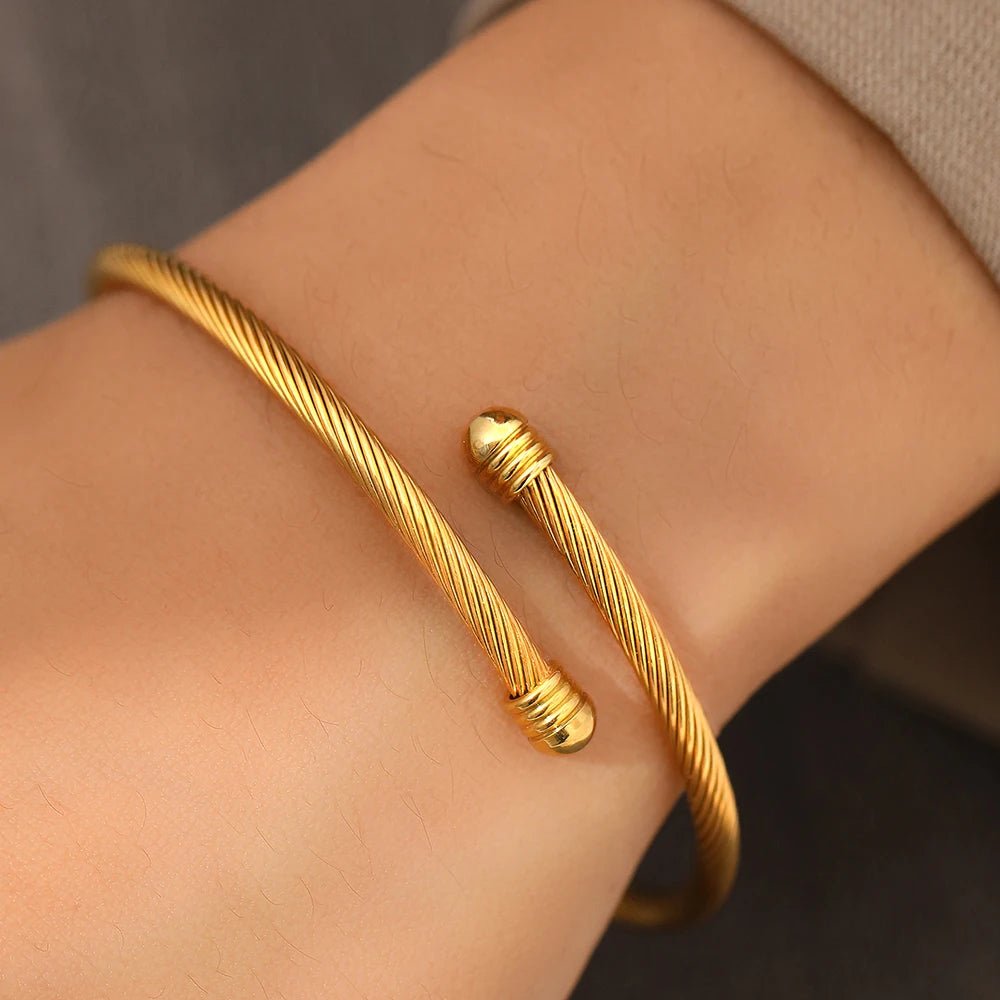 Classy Twisted Bangle Bracelet - Veinci