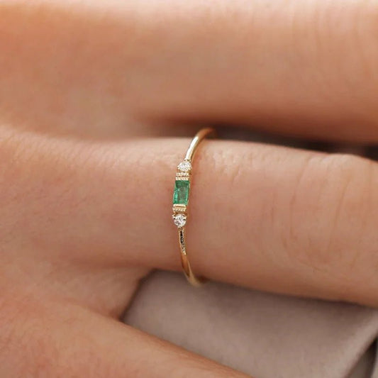 Dainty & Baguette Diamond Ring - Veinci