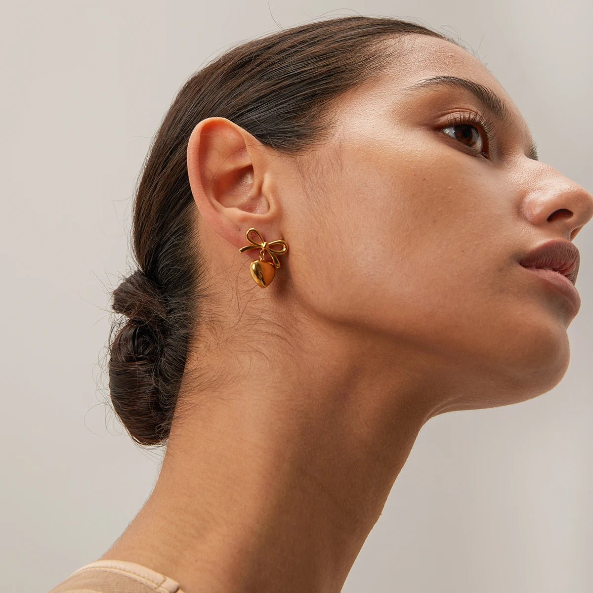 Dainty Bow Heart Earrings - Veinci