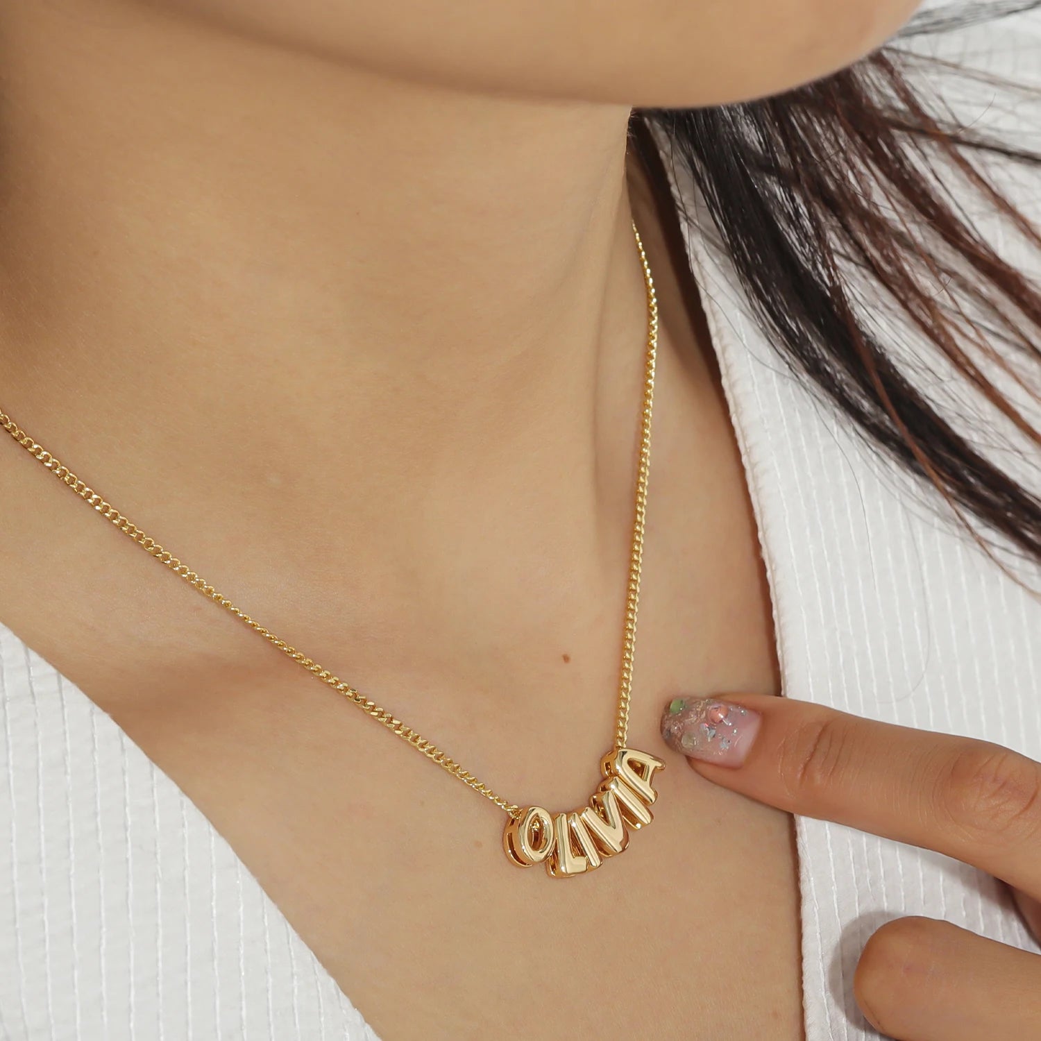 Dainty Bubble Letter Name Necklace - Veinci