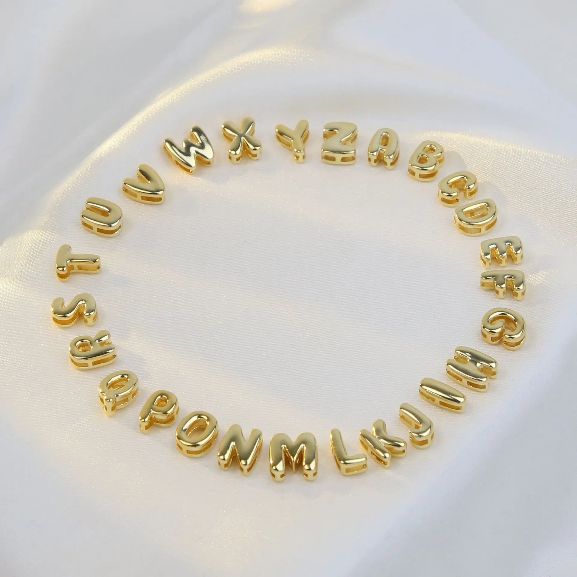 Dainty Bubble Letter Name Necklace - Veinci