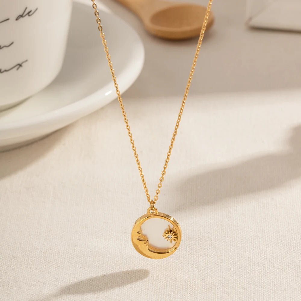 Dainty Crescent Moon & Star Pendant Necklace - Veinci