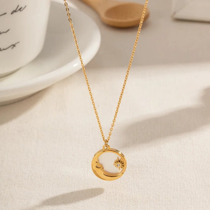 Dainty Crescent Moon & Star Pendant Necklace - Veinci