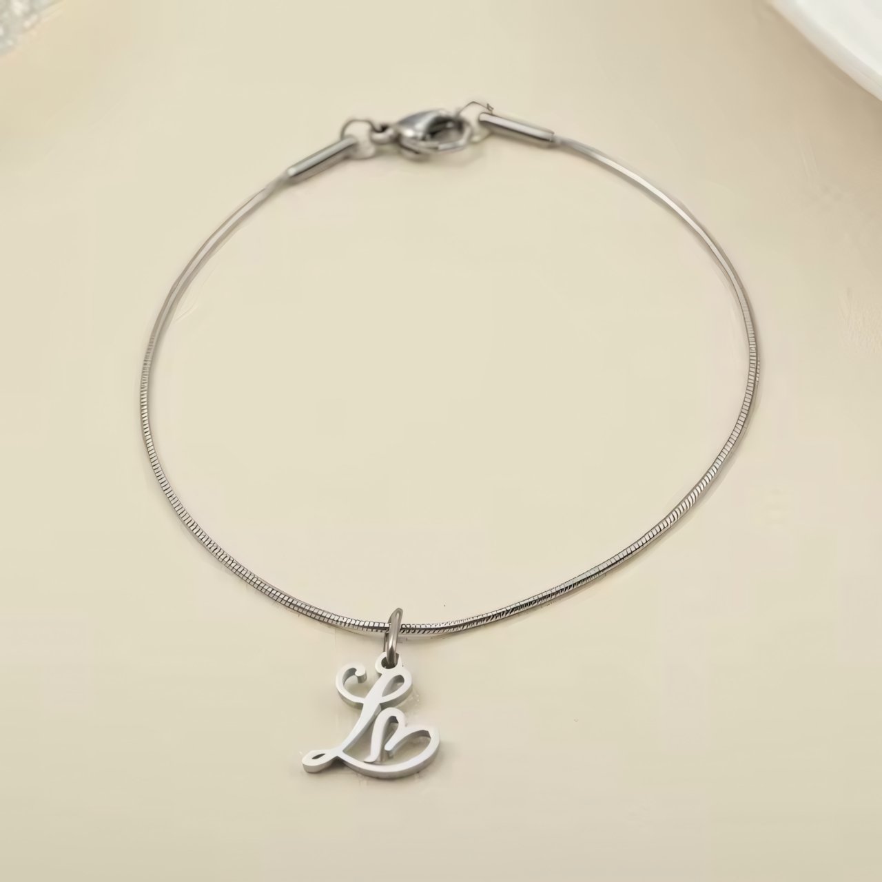 Dainty Cursive Heart Letter Initial Chain Bracelet - Veinci