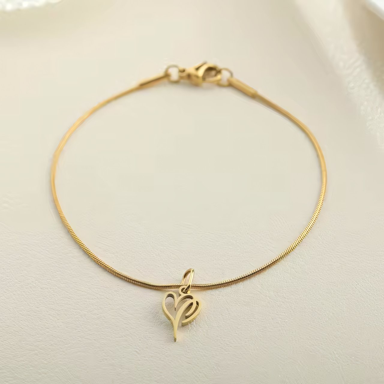 Dainty Cursive Heart Letter Initial Chain Bracelet - Veinci