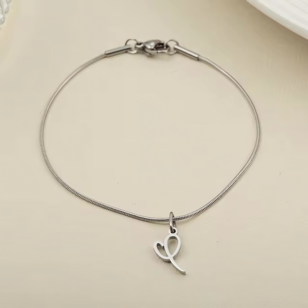 Dainty Cursive Heart Letter Initial Chain Bracelet - Veinci