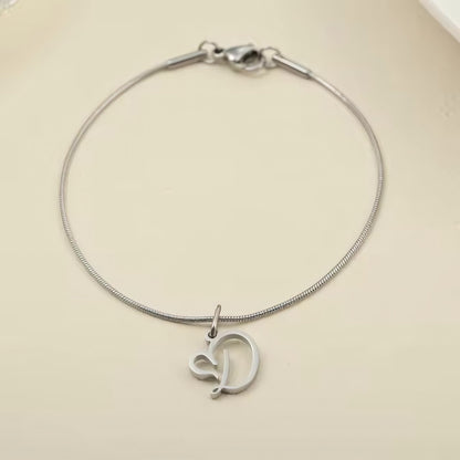 Dainty Cursive Heart Letter Initial Chain Bracelet - Veinci