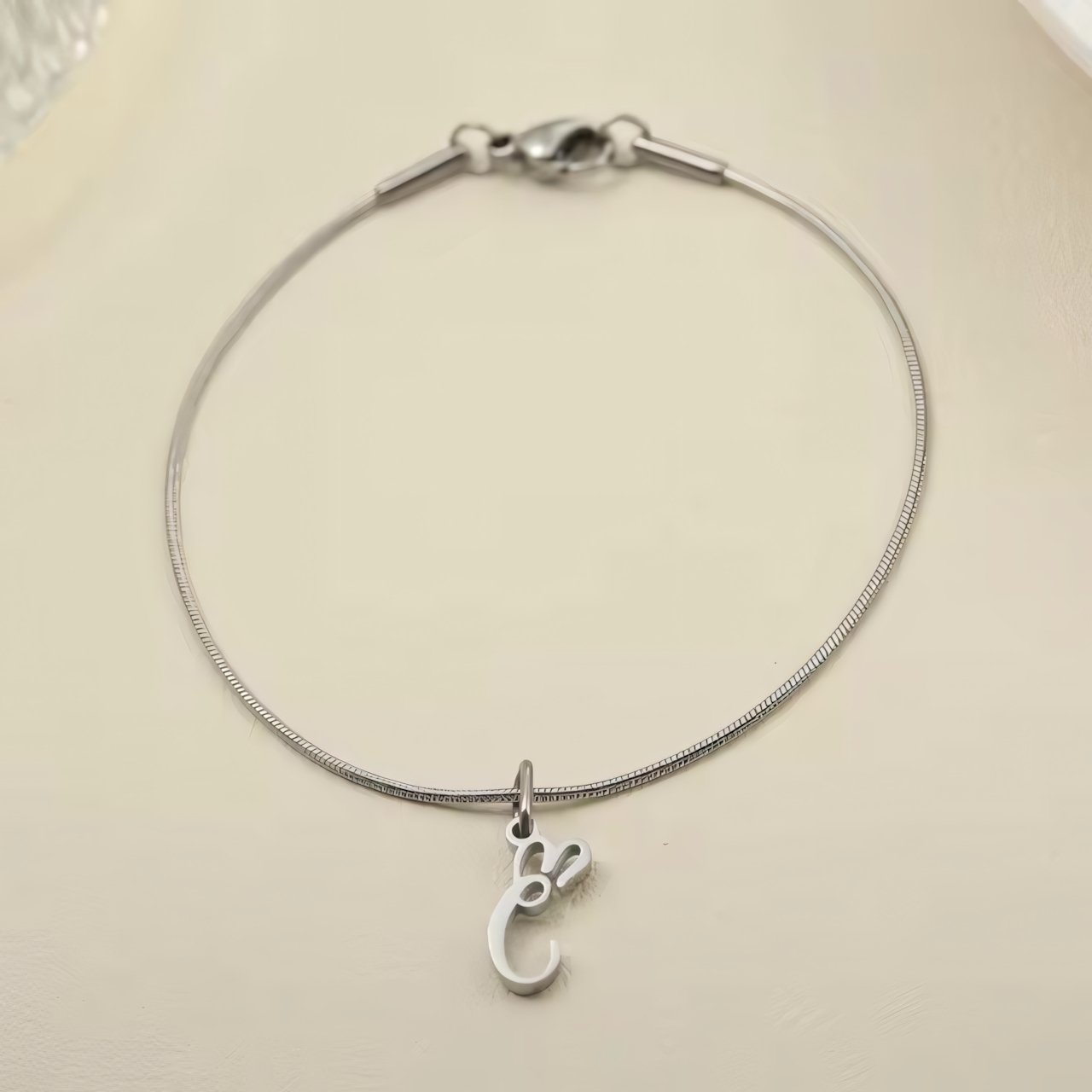 Dainty Cursive Heart Letter Initial Chain Bracelet - Veinci